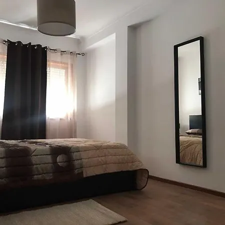 アパートホテル Apartament Pentru Un Cuplu ブカレスト
